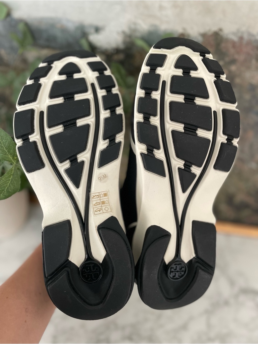 New Tory Burch Good Luck Sneakers Leather Suede Trainers Black & White Size 9.5 - Picture 5 of 10